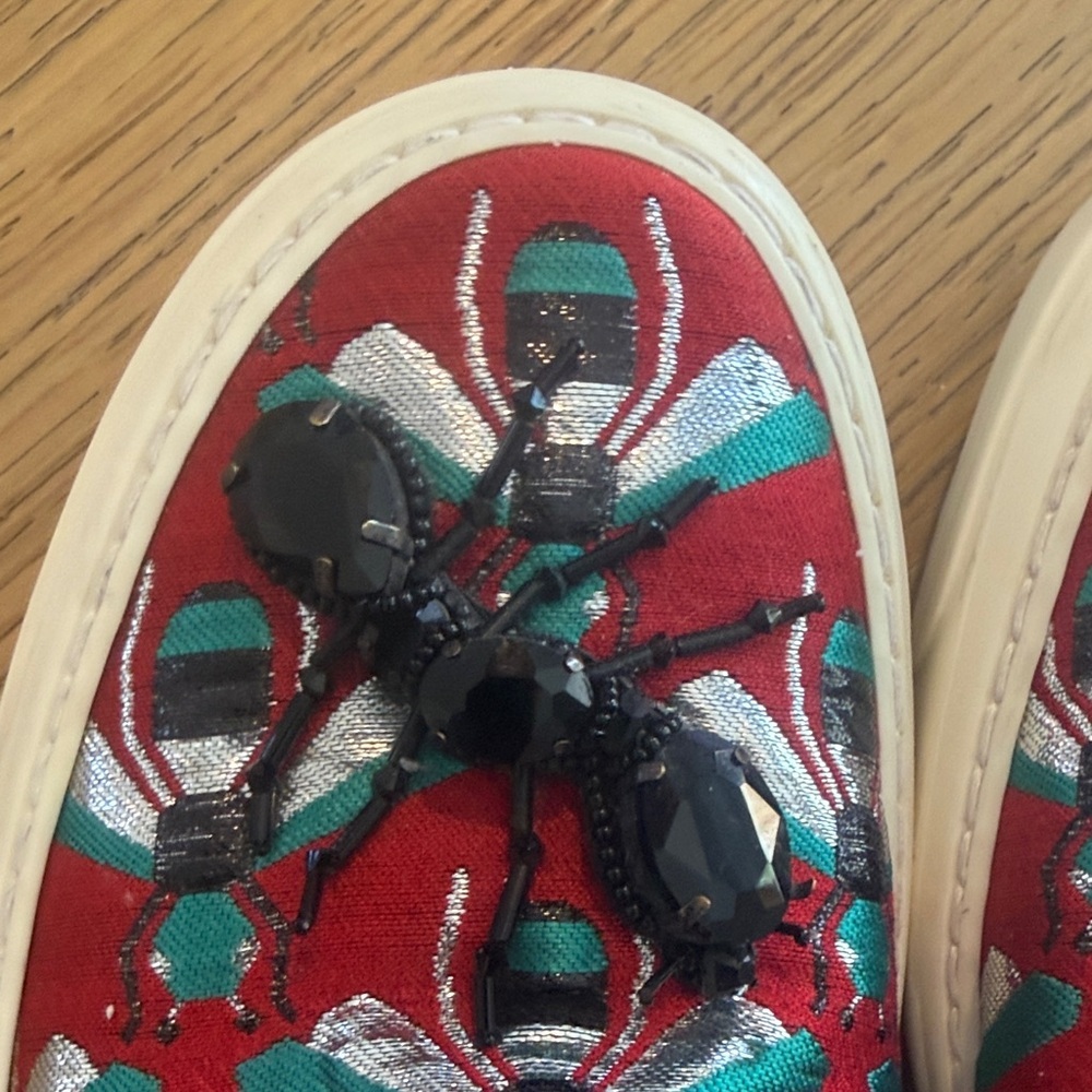 Gucci Red Bee Jacquard Fabric Ant Embellished Slip-On - Picture 5 of 7